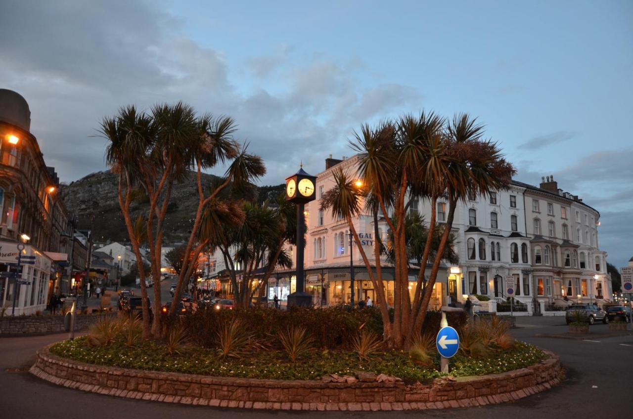 Audley Guest House Llandudno Exterior photo